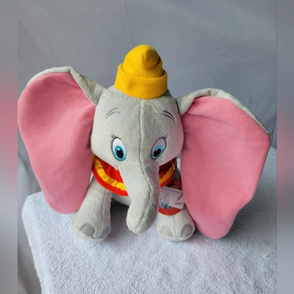 Dumbo  the Flying Elephant Disney Kohl's promo Plushie Toy - Picture 3 of 12